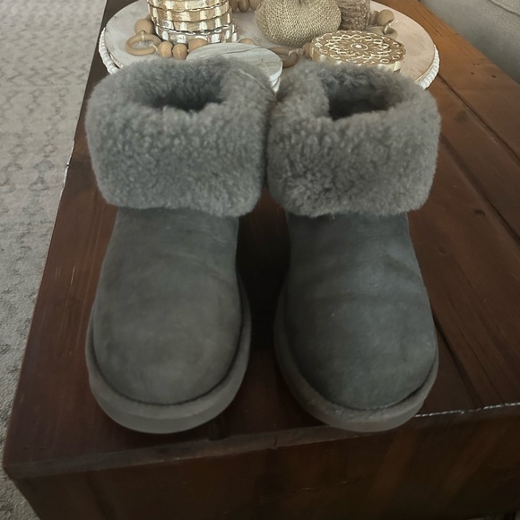 UGG Gray Shearling Boots - Picture 2 of 6